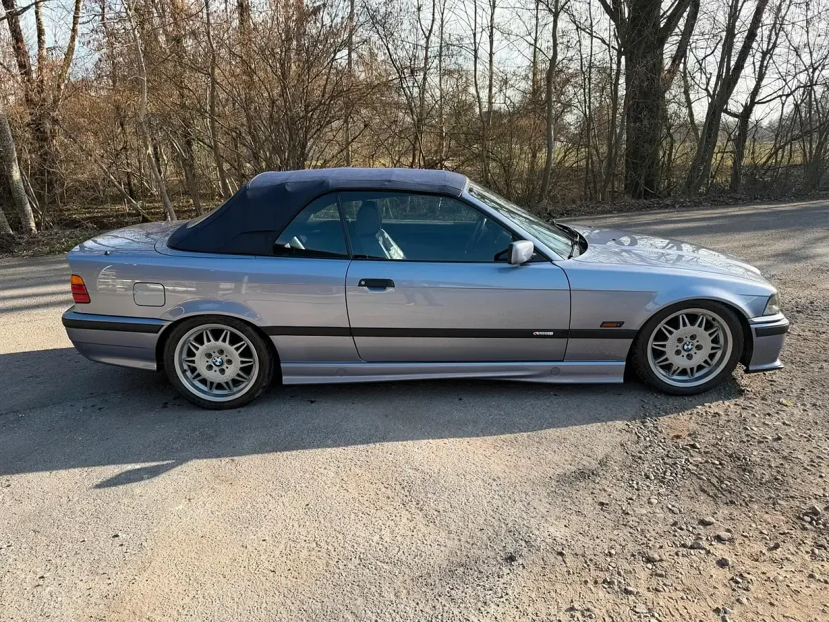 Gebraucht BMW 320 M Sport 149 PS (109 kW) 1995 Blau Cabrio