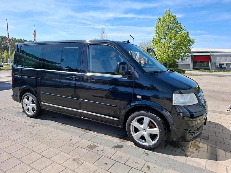 Second-hand VW Multivan 174 CP (127 kW) 2004 Negru Monovolum
