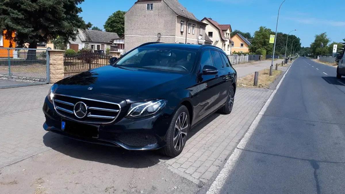 Gebraucht Mercedes E300 309 PS (227 kW) 2019 Schwarz Kombi