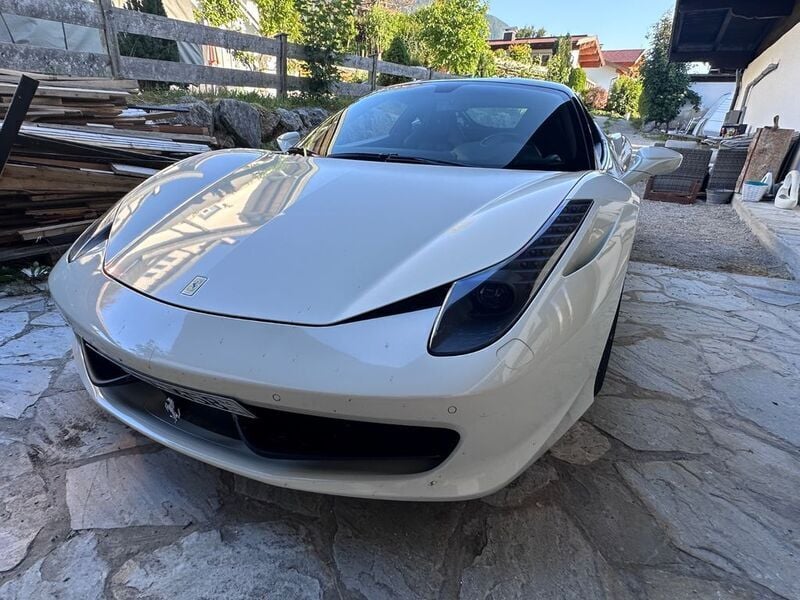 Weiß Gebraucht 2013 Ferrari 458 Coupé | 179.999 € (Superpreis) - Bild 1/4