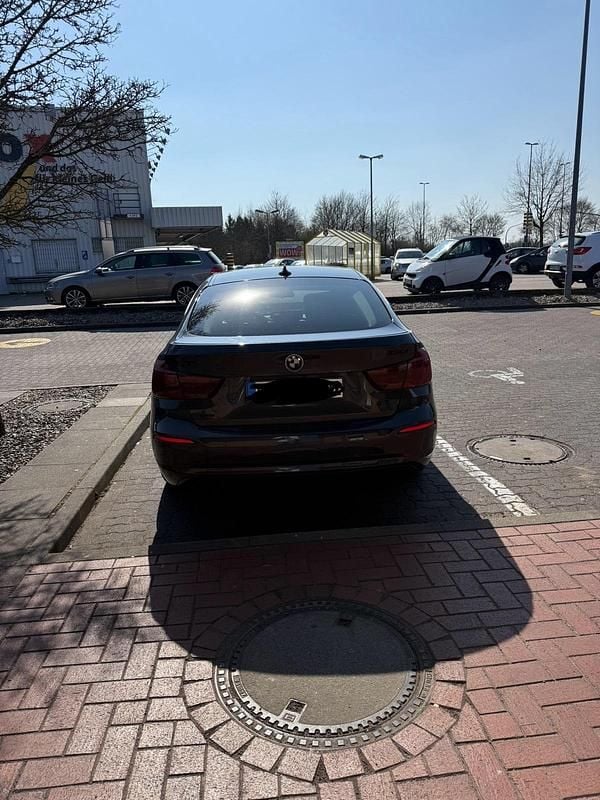 Gebraucht BMW 330 Sport Line 252 PS (185 kW) 2017 Grau Limousine