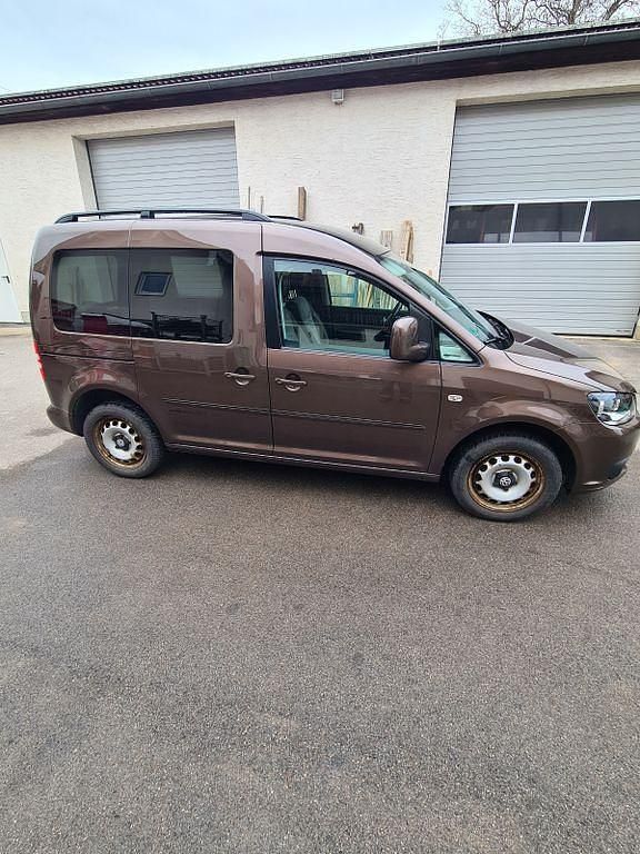 Gebraucht VW Caddy Edition 140 PS (102 kW) 2014 Braun Van / Kleinbus