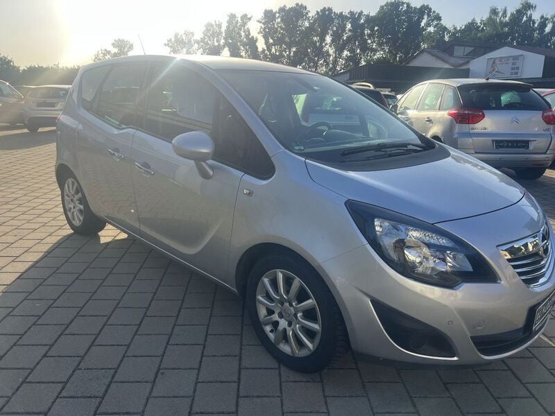 Gebraucht Opel Meriva Innovation 140 PS (102 kW) 2011 Silber Van / Kleinbus