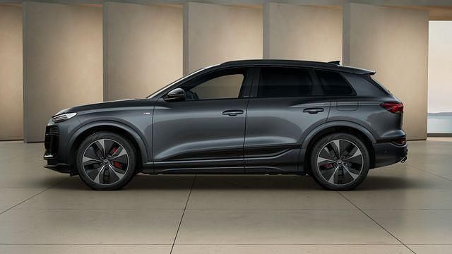 Neu Audi Q6 e-tron Performance 225 kW (306 PS) 2026 Außenfarbe: SUV