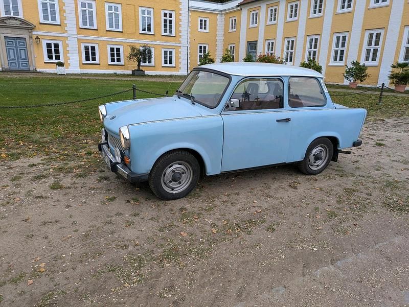 Blau Gebraucht 1989 Trabant 601 Limousine | 6.000 € - Bild 1/2