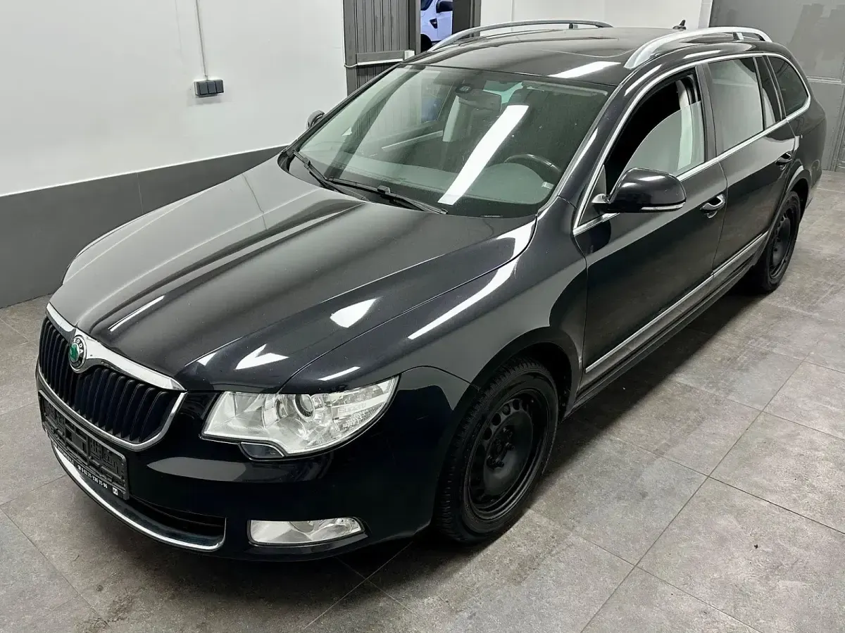 Gebraucht Skoda Superb Elegance 170 PS (125 kW) 2013 Schwarz Kombi
