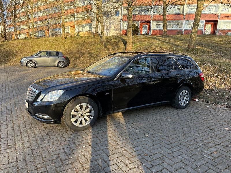 Gebraucht Mercedes E250 204 PS (150 kW) 2011 Schwarz Limousine