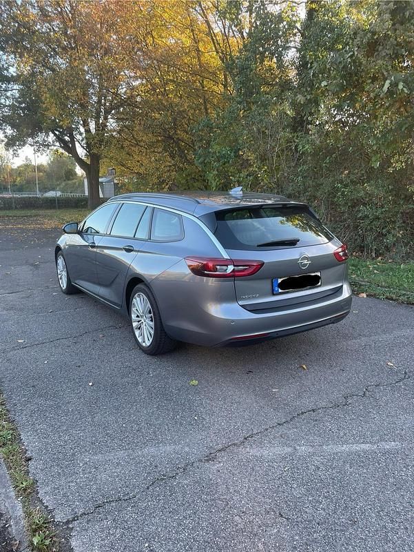 Grau Gebraucht 2018 Opel Insignia Kombi | 15.500 € (Etwas zu teuer) - Bild 1/4