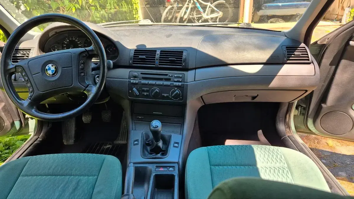 Gebraucht BMW 320 136 PS (100 kW) 2000 Grün Kombi