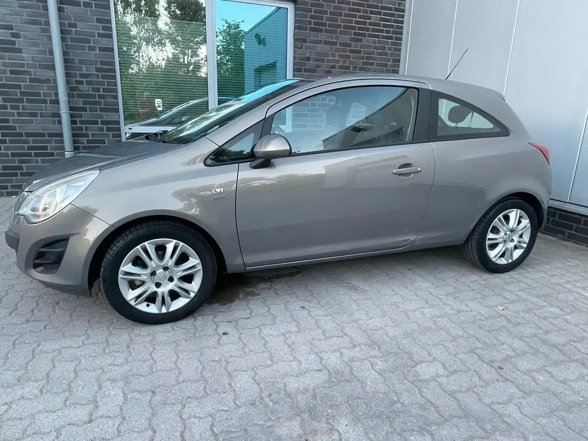Gebraucht Opel Corsa 70 PS (51 kW) 2013 Grau Kleinwagen