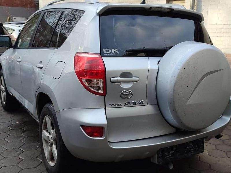Gebraucht Toyota RAV4 152 PS (111 kW) 2007 Silber SUV