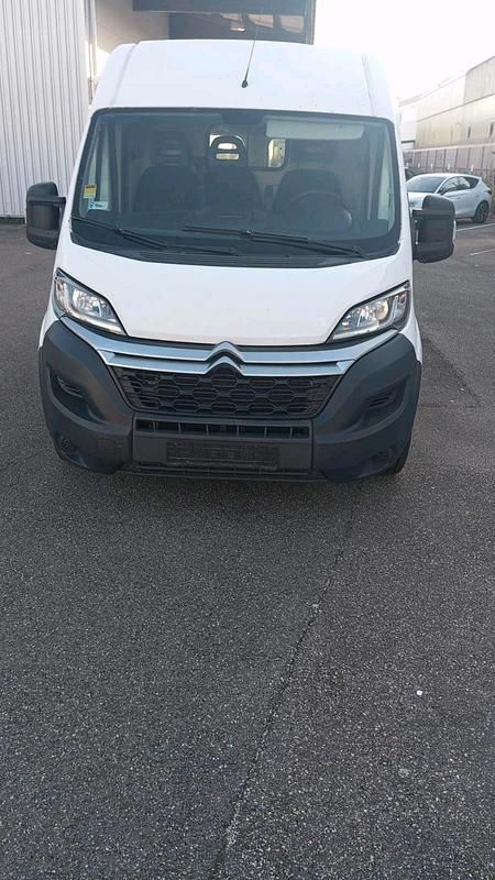 Weiß Gebraucht 2015 Citroën Jumper Van / Kleinbus | 6.799 € - Bild 1/4