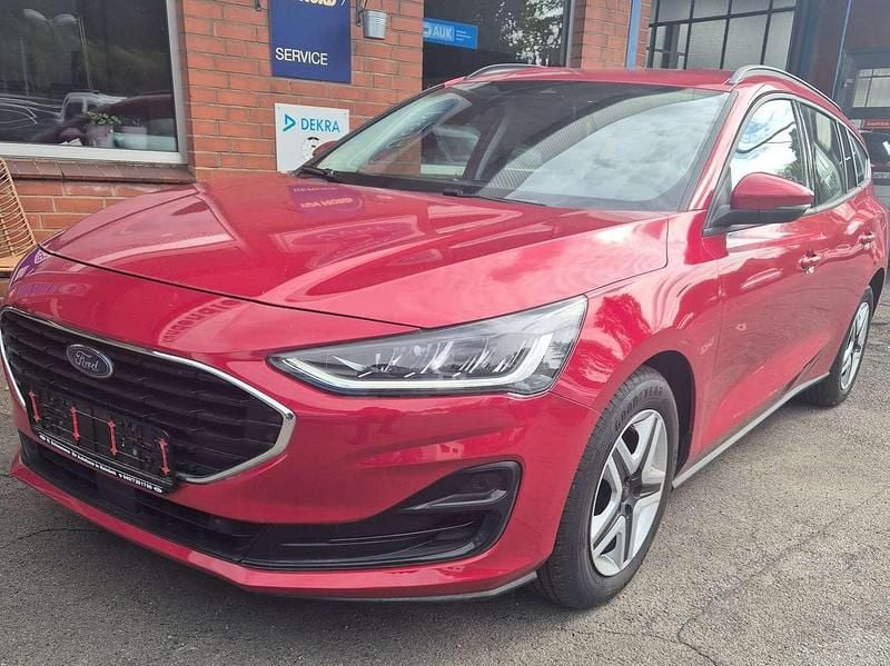 Fantastic red Gebraucht 2022 Ford Focus Kombi | 17.900 € (Superpreis) - Bild 1/4