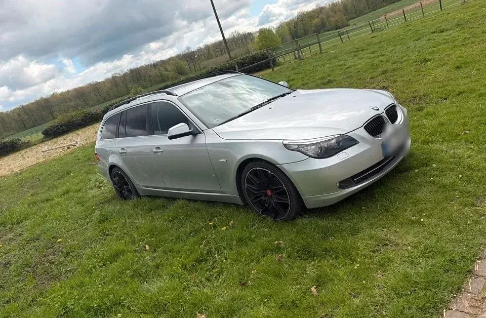 Gebraucht BMW 523 Exclusive 190 PS (139 kW) 2009 Silber Kombi