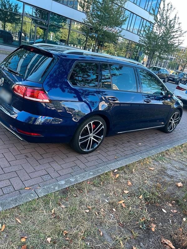 Gebraucht VW Golf VII 116 PS (85 kW) 2019 Blau Kombi