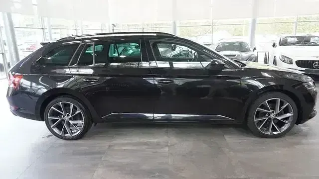 Gebraucht Skoda Superb SportLine 218 PS (160 kW) 2022 Schwarz Kombi