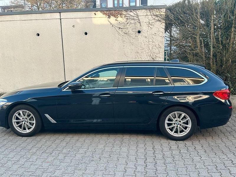 Gebraucht BMW 530 Performance 265 PS (194 kW) 2018 Blau Kombi