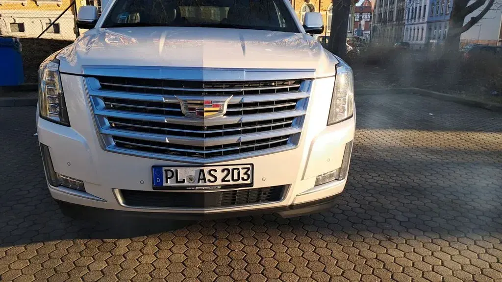 Second-hand Cadillac Escalade 430 CP (316 kW) 2018 Alb SUV