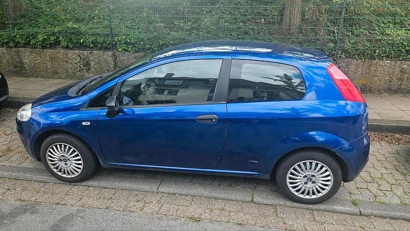Blau Gebraucht 2006 Fiat Grande Punto Kleinwagen | 1.490 € (Fairer Preis) - Bild 1/4
