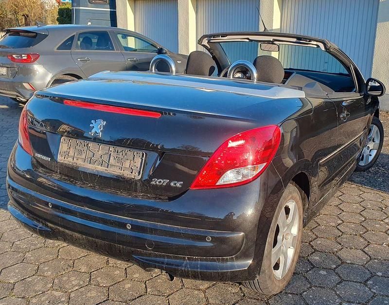 Gebraucht Peugeot 207 CC 120 PS (88 kW) 2011 Schwarz Cabrio