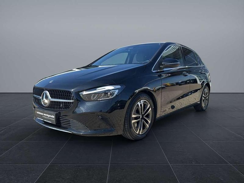 Gebraucht Mercedes B200 Progressive 163 PS (119 kW) 2024 Schwarz Van / Kleinbus