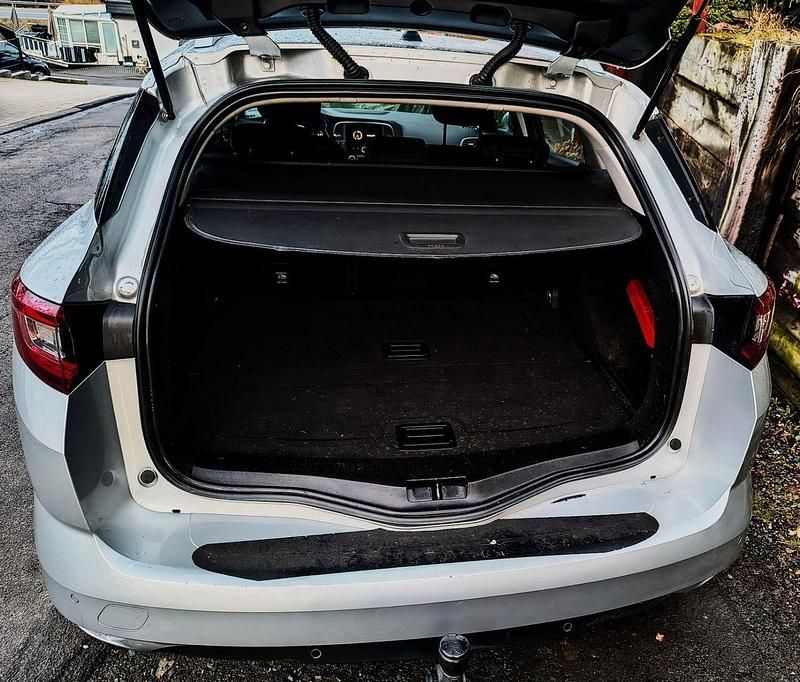 Gebraucht Renault Mégane GrandTour Intens 110 PS (80 kW) 2018 Silber Kombi