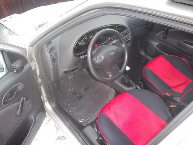 Gebraucht Ford Fiesta 102 PS (75 kW) 2001 Silber metallic Kleinwagen