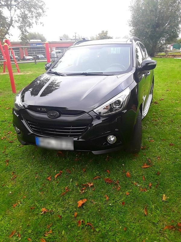 Schwarz Gebraucht 2015 Hyundai ix35 SUV | 11.500 € (Fairer Preis) - Bild 1/4