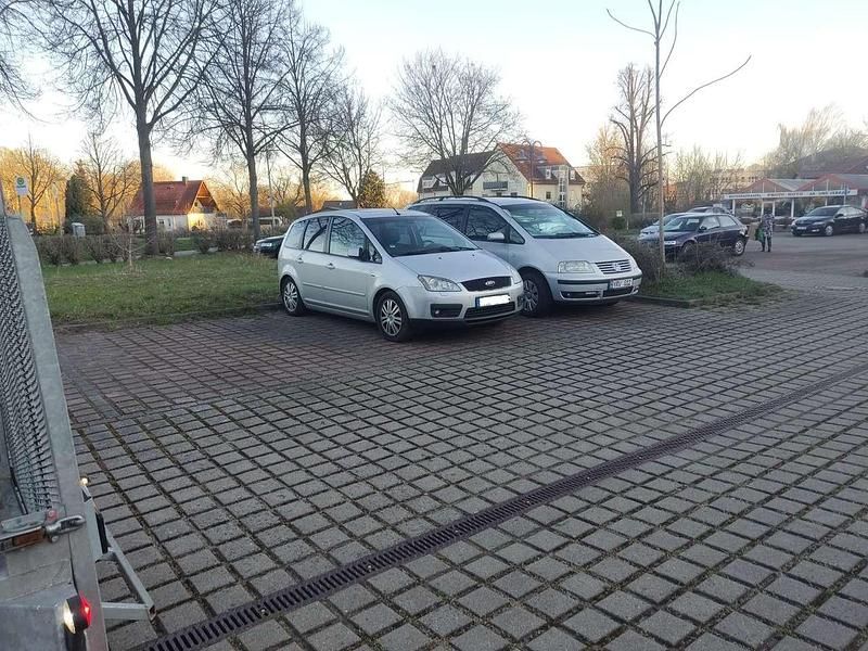 Silber Gebraucht 2005 Ford C-MAX Futura Van / Kleinbus | 3.000 € - Bild 1/4