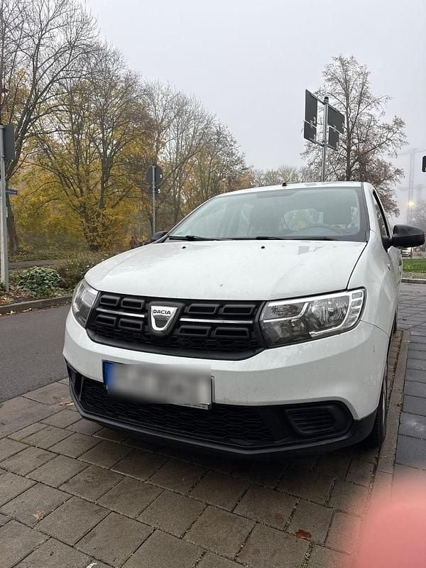 Weiß Gebraucht 2017 Dacia Sandero Acces Limousine | 5.100 € (Fairer Preis) - Bild 1/4