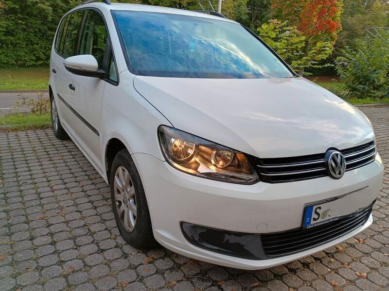 Weiß Gebraucht 2011 VW Touran Comfortline Van / Kleinbus | 6.300 € (Guter Preis) - Bild 1/4