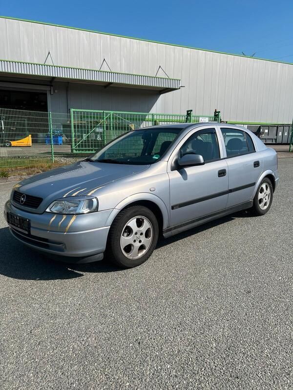 Grau Gebraucht 2002 Opel Astra Limousine | 1.200 € (Superpreis) - Bild 1/4