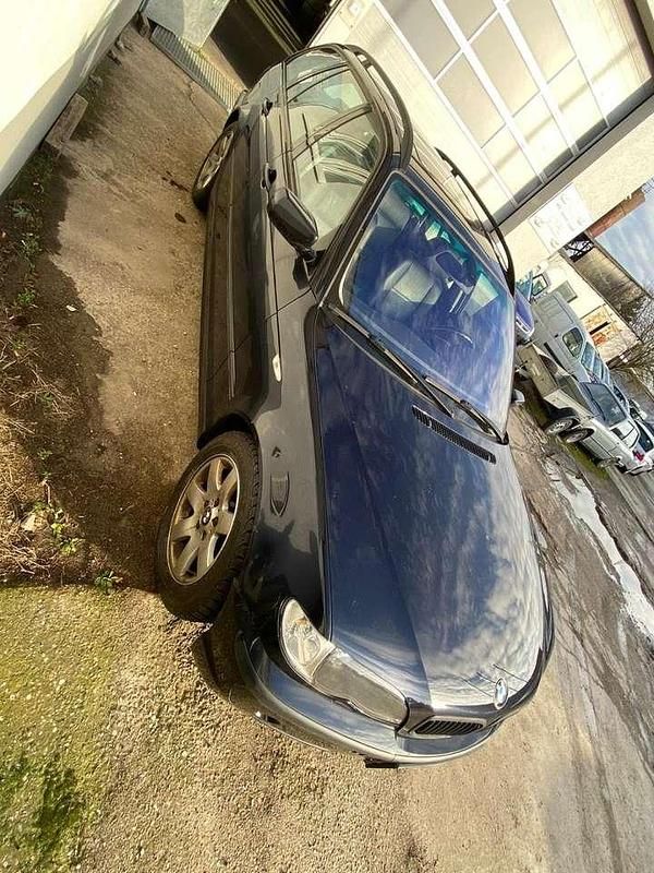 Second-hand BMW 325 192 CP (141 kW) 2002 Sonderlackierung Break
