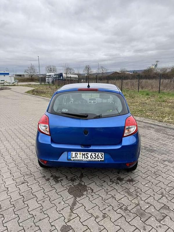 Gebraucht Renault Clio II Authentique 75 PS (55 kW) 2009 Blau Kleinwagen