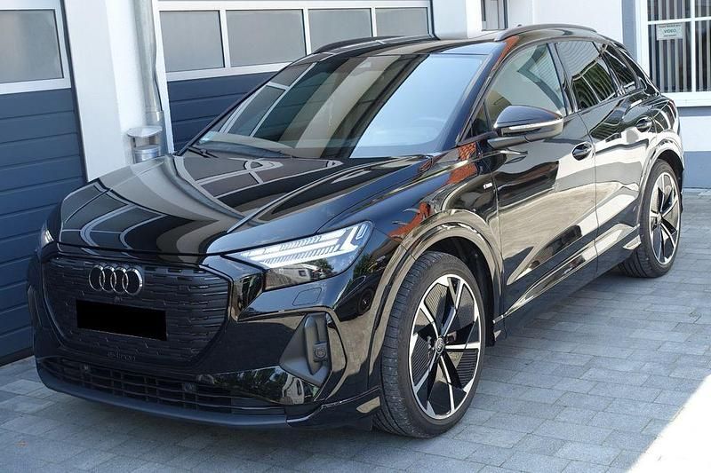 Gebraucht Audi Q4 e-tron S-Line 219 kW (299 PS) 2023 Mythosschwarz SUV