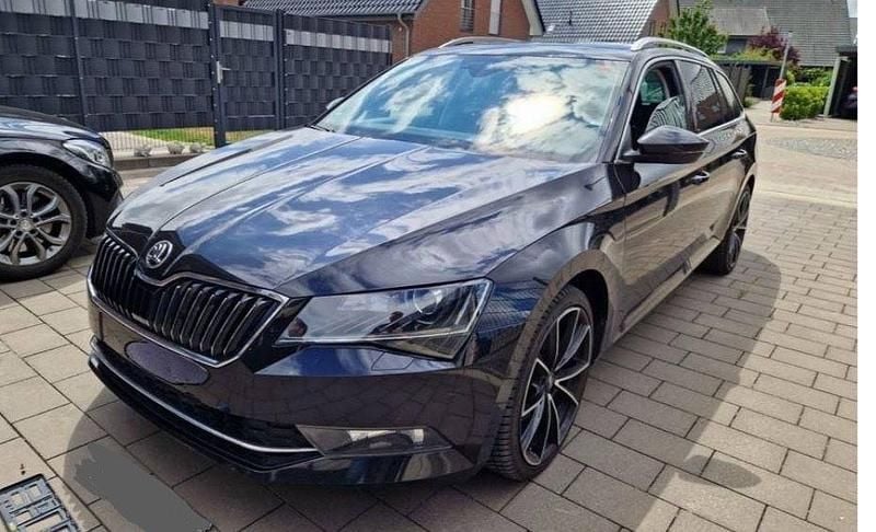 Schwarz Gebraucht 2018 Skoda Superb Style Kombi | 17.900 € (Fairer Preis) - Bild 1/4