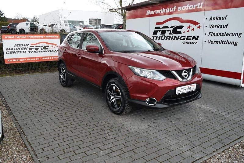 Gebraucht Nissan Qashqai Acenta 116 PS (85 kW) 2016 Rot SUV