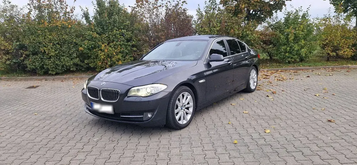 Gebraucht BMW 530 258 PS (189 kW) 2011 Schwarz Limousine