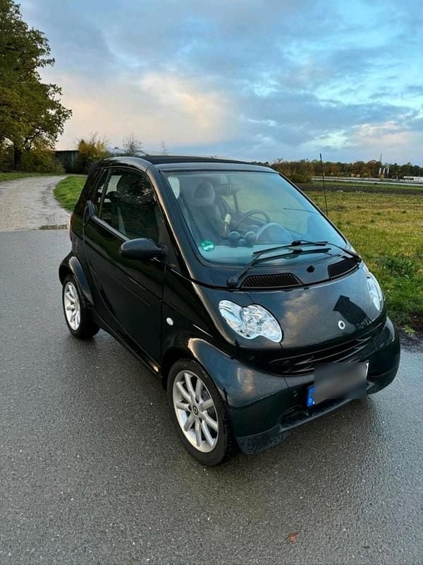 Schwarz Gebraucht 2004 Smart ForTwo Cabrio Passion Cabrio | 2.350 € (Fairer Preis) - Bild 1/4