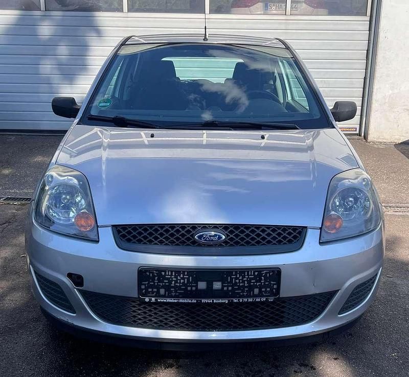Polarsilber metallic Gebraucht 2007 Ford Fiesta Fun X Kleinwagen | 2.500 € (Fairer Preis) - Bild 1/4