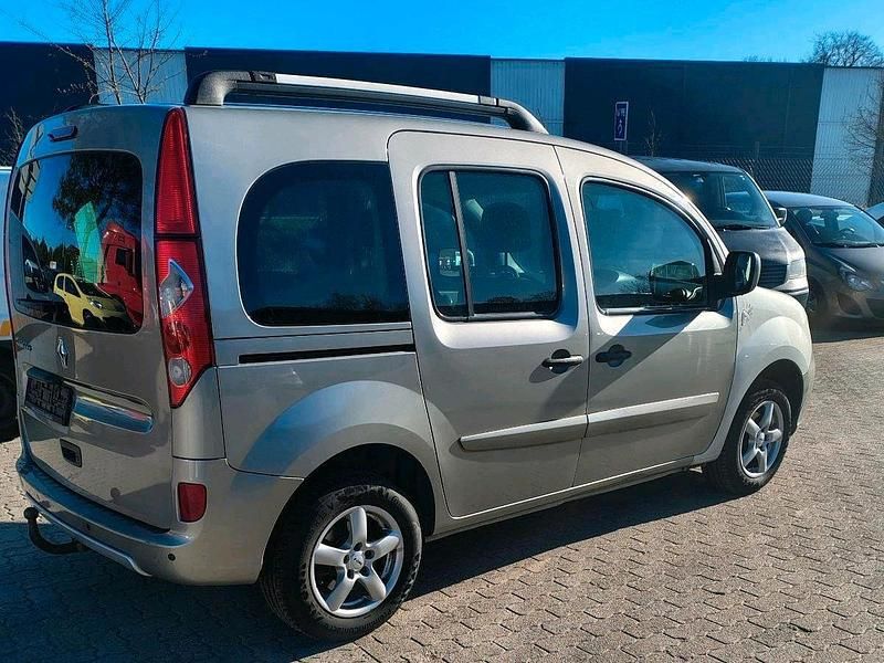 Gebraucht Renault Kangoo 85 PS (62 kW) 2010 Silber Van / Kleinbus