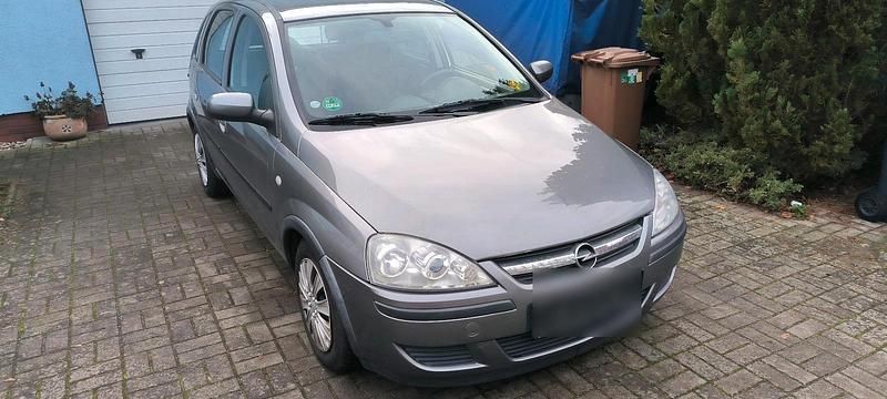 Silber Gebraucht 2005 Opel Corsa Kombi | 1.999 € (Etwas zu teuer) - Bild 1/4