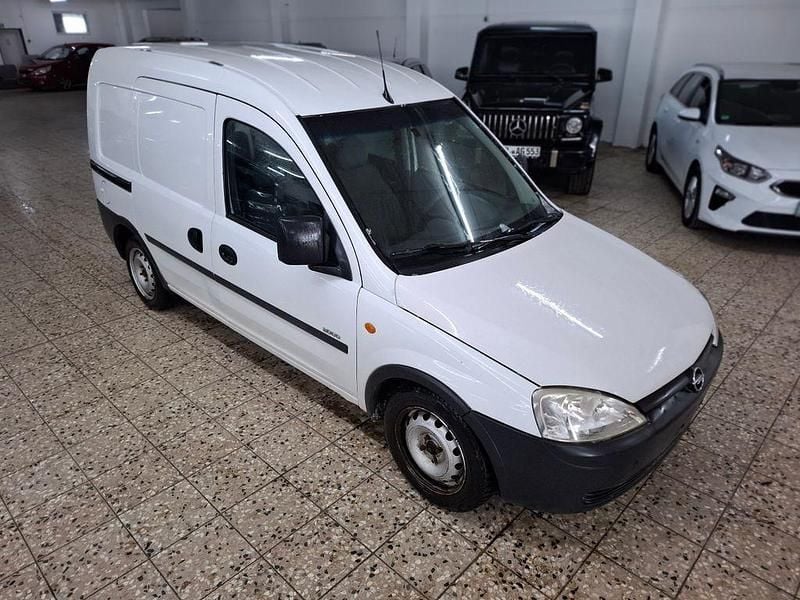 Weiß Gebraucht 2002 Opel Combo Van / Kleinbus | 1.499 € (Superpreis) - Bild 1/4