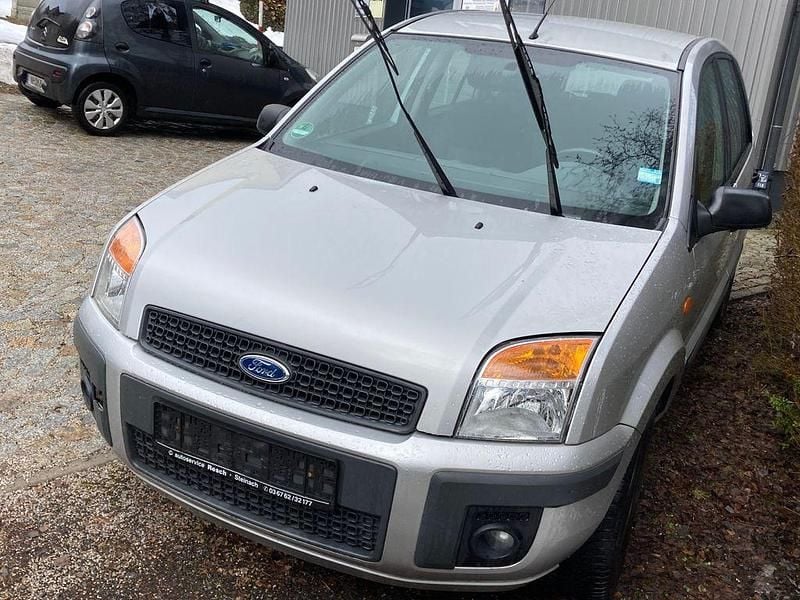 Gebraucht Ford Fusion Style 101 PS (74 kW) 2008 Silber Kleinwagen