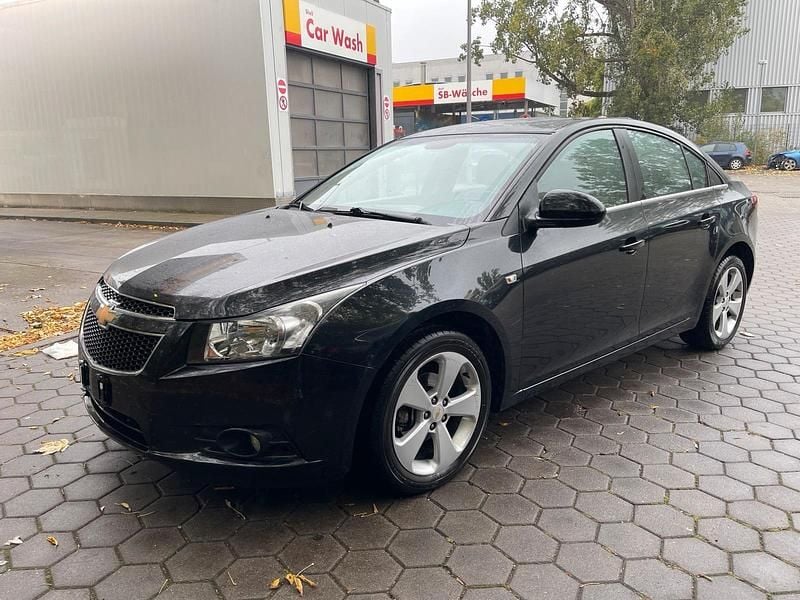 Schwarz Gebraucht 2011 Chevrolet Cruze Limousine | 3.699 € (Guter Preis) - Bild 1/4