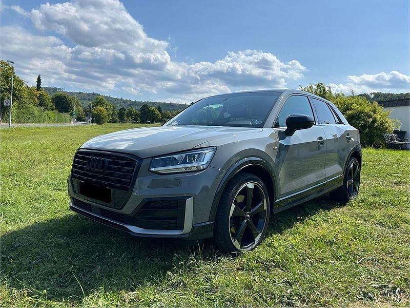 Grau Gebraucht 2018 Audi Q2 Sport SUV | 14.999 € (Fairer Preis) - Bild 1/4