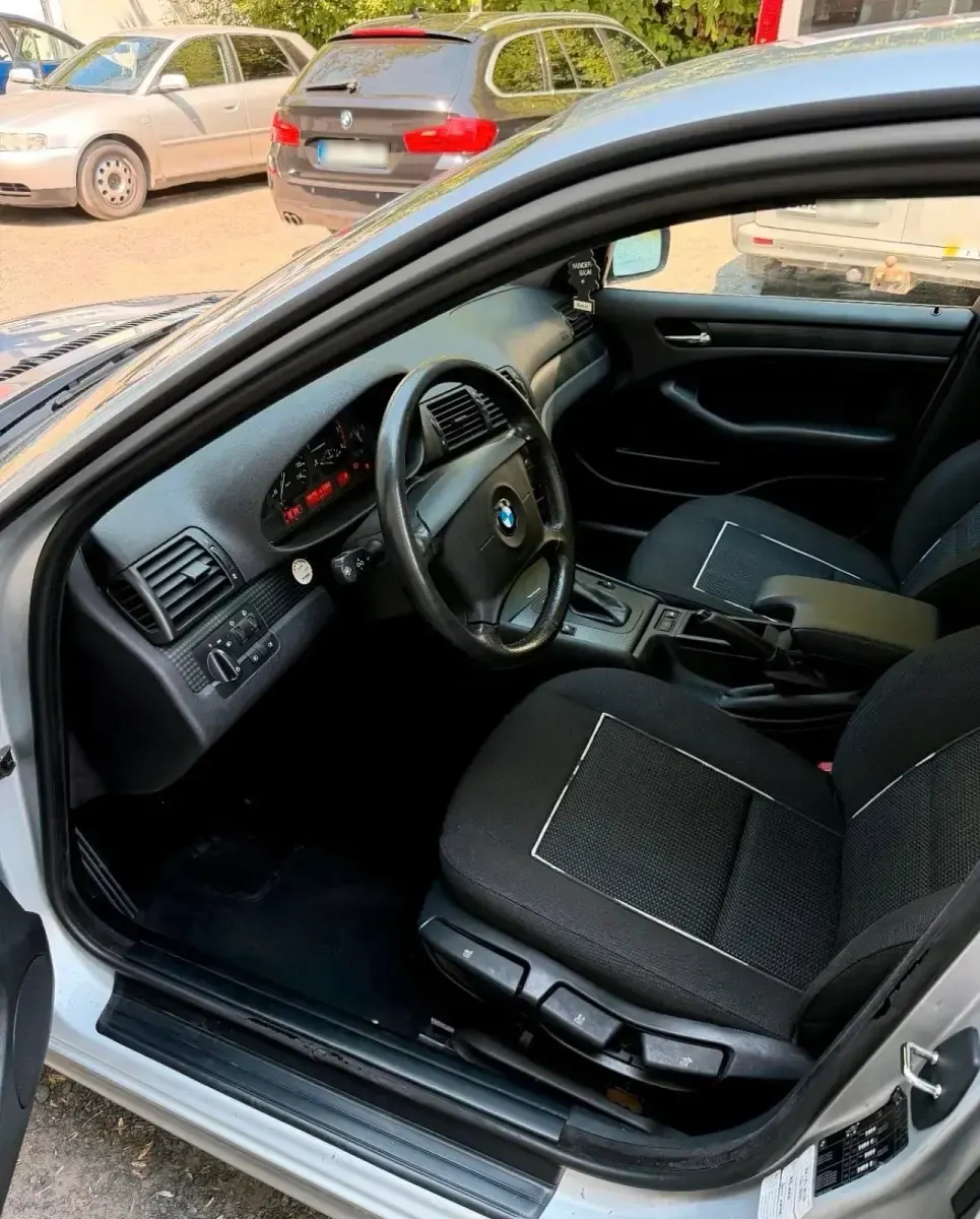 Gebraucht BMW 320 150 PS (110 kW) 2002 Limousine