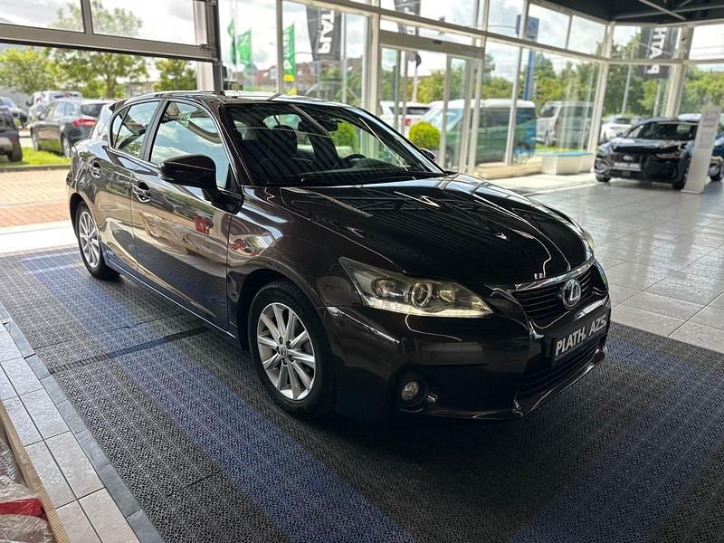 Gebraucht Lexus CT200h Dynamic Line 99 PS (72 kW) 2012 Braun Limousine