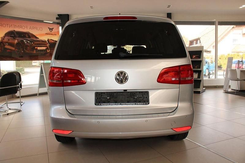 Gebraucht VW Touran Highline 140 PS (102 kW) 2015 Silber Van / Kleinbus