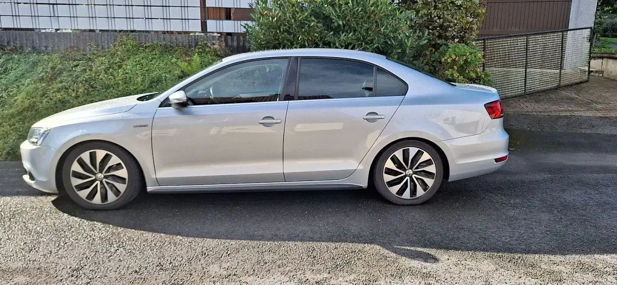 Gebraucht VW Jetta Highline 170 PS (125 kW) 2014 Silber Limousine